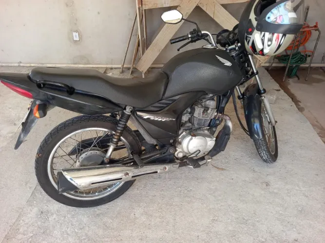 Vende - se titan fan 125 com partida