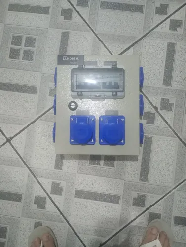 Quadro de tomadas para canteiro de obras