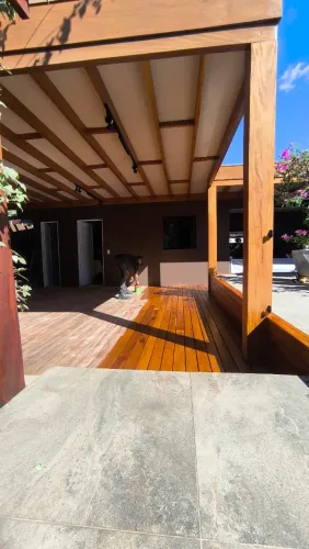 Pergolado e decks madeira e ferro 