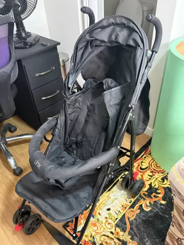 Carrinho bebê passeio