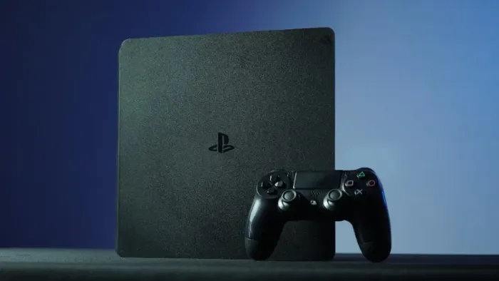 Console PlayStation 4 Slim Seminovo - 500GB + Controle DualShock 4 por R$1.299,00