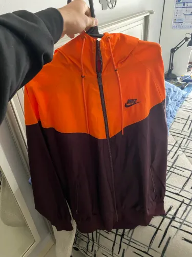 Jaqueta Nike tamanho M cor vinho e laranja nova original