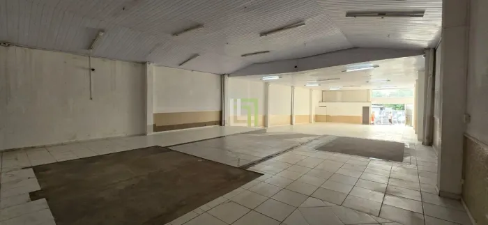 Galpão à venda ou para alugar, 400 m² por R$ 1.500.000,00 / R$ 8.000,00/mês - Vila Santa T