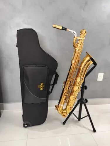 Sax Baritono Tokai TSB-300G Mib c/ La grave -Dourado -NOVO (Mostruario )-Parcelo 21x