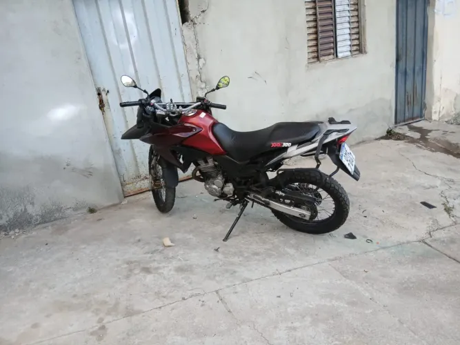 XRE 300 ano 2012 roupa 2015