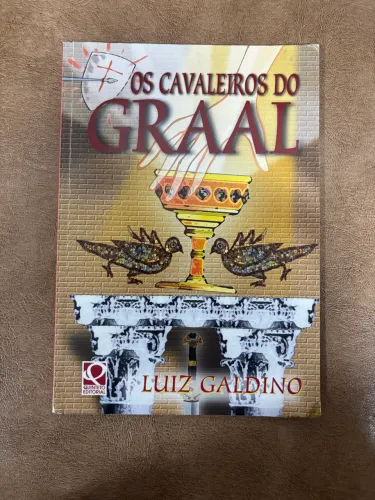 livro Os Cavaleiros do Graal de Luiz Galdino em perfeitas condições