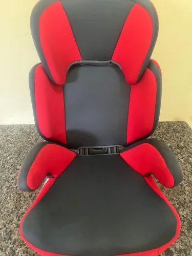 Cadeirinha de criança automotivo. 