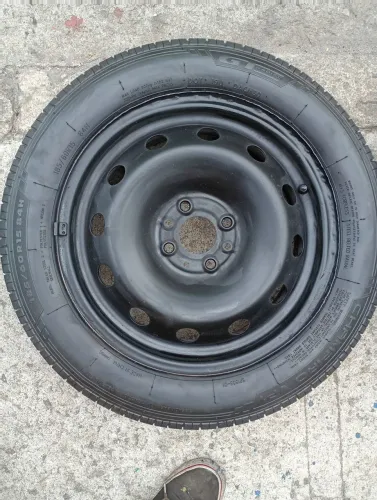 Roda aro 15 de Fiat c/ pneu 185-60-15 usado 
