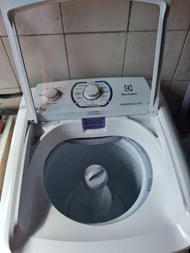 Máquina de lavar Electrolux 8.5 kg seminova