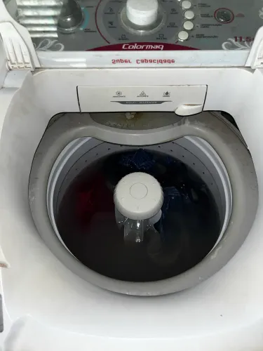 Vende-se esta máquina R$200 único problema dela é que ela parou de jogar água
