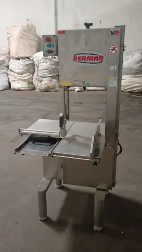 Serra fita para corta carne e osos 