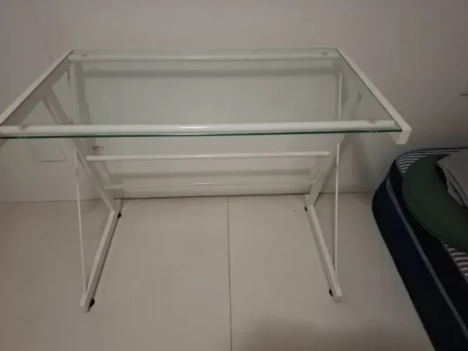 Mesa de estudos Tok Stok