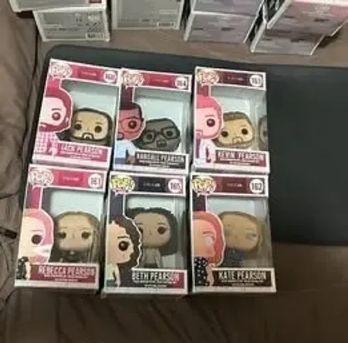 Funkos artesanais da série This is Us