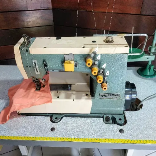 Máquina de Costura Galoneira 3 Agulhas Industrial Em Ótimo Estado
