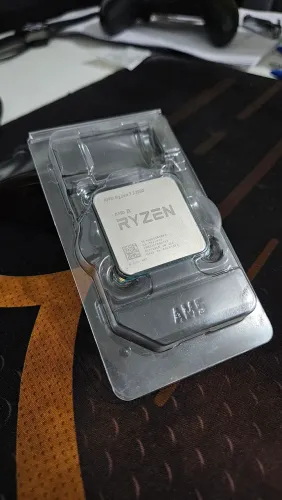 Processador AMD Ryzen 3200G C/Vídeo Integrado