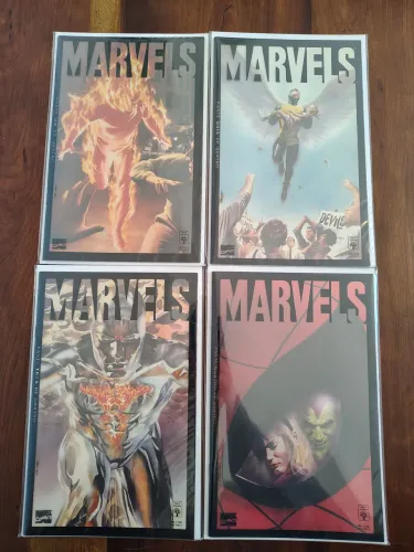 Marvels (Alex Ross) Minissérie em 4 partes (Capas Especiais em Acetato) Editora Abril 1995