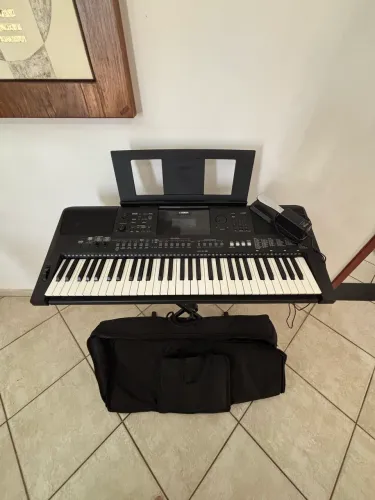 Teclado Yamaha Psr E463 Modelo Preto