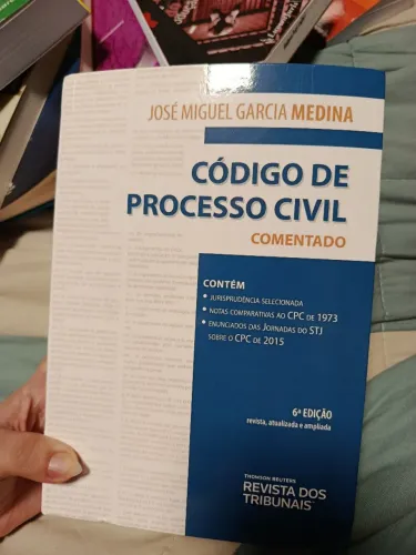 Livros de Direito variados