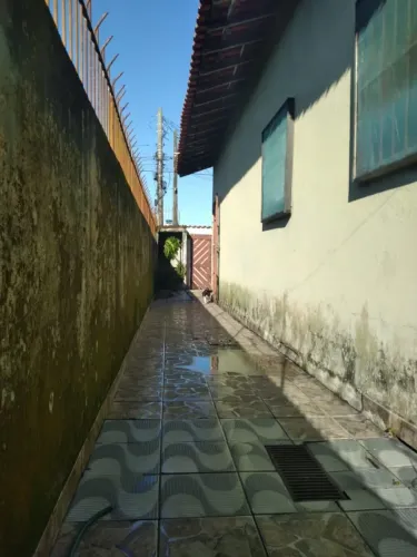 Casa praia mongagua. Sala e quarto grande. Garagem 2 carros. Doc ok.