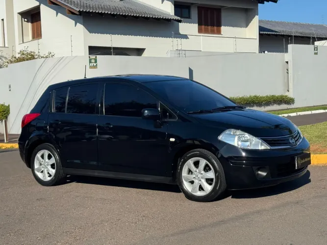 Nissan Tiida SL 1.8/1.8 Flex 16V Mec. 2010