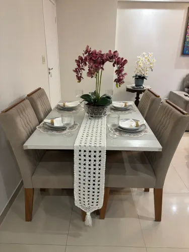 Mesa com 4 cadeiras
