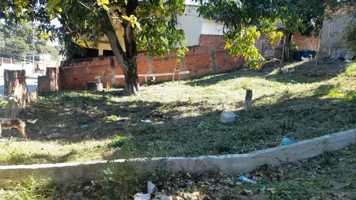 Vendo troco terreno com escritura R$ 30.000 aceito carro como entrada bairro almerinda