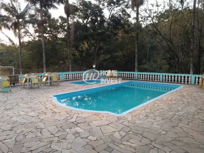 Chácara à venda em Jundiaí-SP, bairro Chácara São Francisco - 2 quartos, 3 banheiros, 10 v
