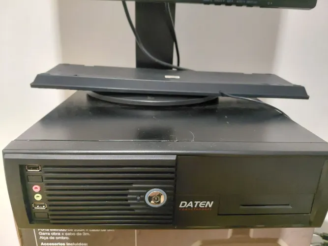 Gabinete Daten com fonte de Alimentação