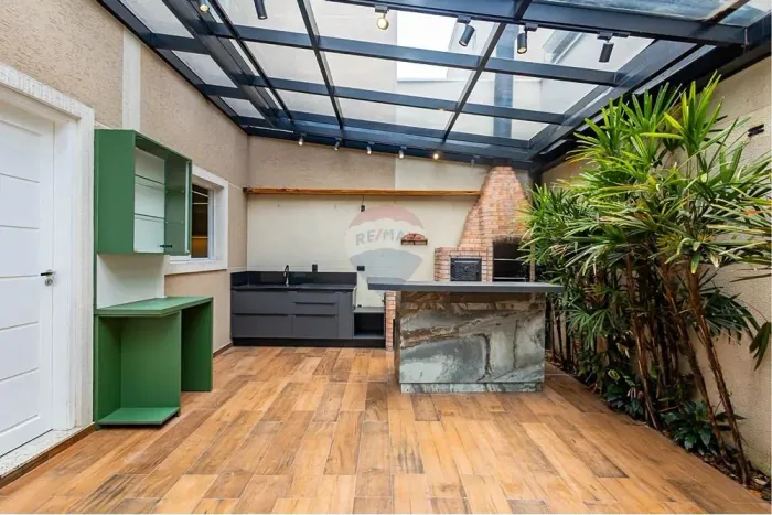 Sobrado em condomínio a venda com custo fixo zero, Santa Cândida, Curitiba PR.