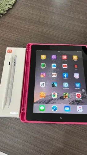 Ipad 4 - 16 Gb com capa e caneta touch 