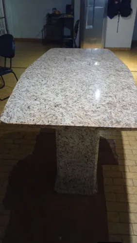 Mesa de mármore 