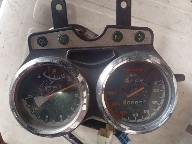 Painel da Suzuki YES