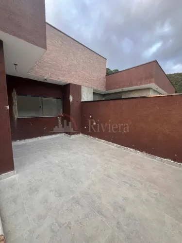 Flat superior a venda em Condomínio na praia de Pauba