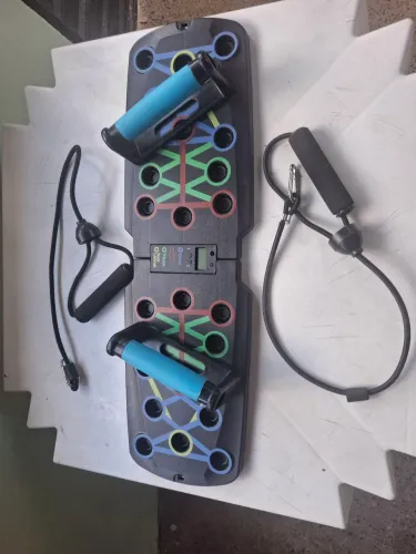 Prancha de Flexões Multifuncional 9 em 1 com Elásticos de Resistência - Treino em Casa