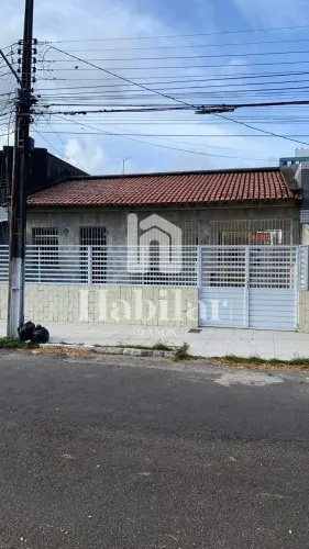Casa à venda no Bairro Suíssa, 3/4 sendo 1 suíte, varanda e garagem para 3 carros.-13
