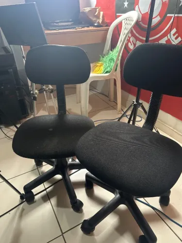 2 Cadeiras escritório 