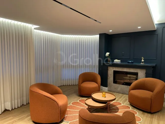 Apartamento com 3 suites com 220m² no Centro.