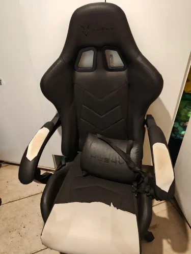 Cadeira de game, com detalhes