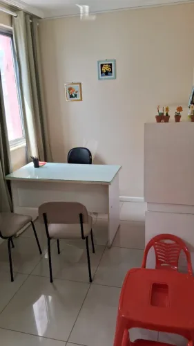 Alugo sala de atendimento na Clínica Recriando, no Módulo Center.