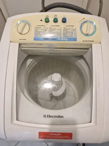 Máquina de Lavar Electrolux LF75 7.5kg 127V - Funcionando