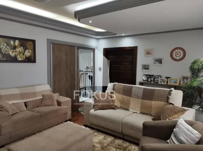 Casa com Piscina e Sobrado à Venda em Americana - R$850.000