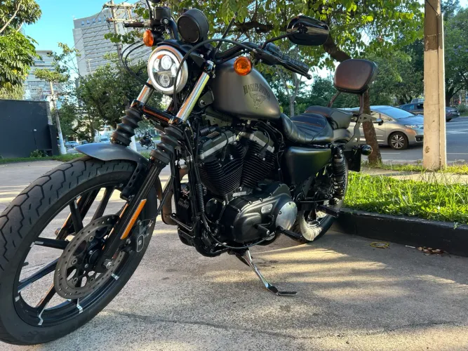 883 Harley em ótimo estado 