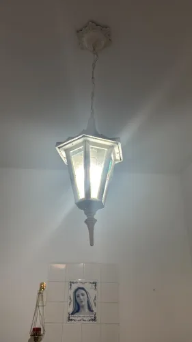 Lustre ferro branco