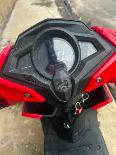 Moto elite única dona!!