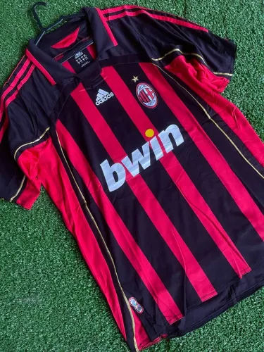 Camisa retrô Milan 2007/08 Kaká 22