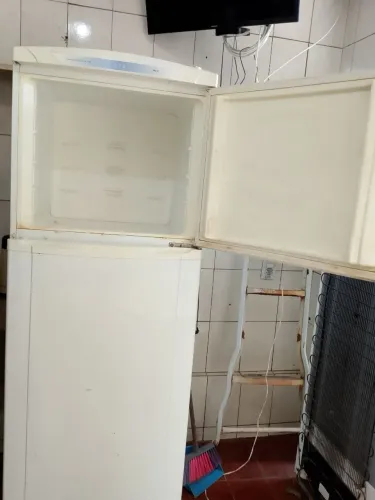 Vende -se geladeira