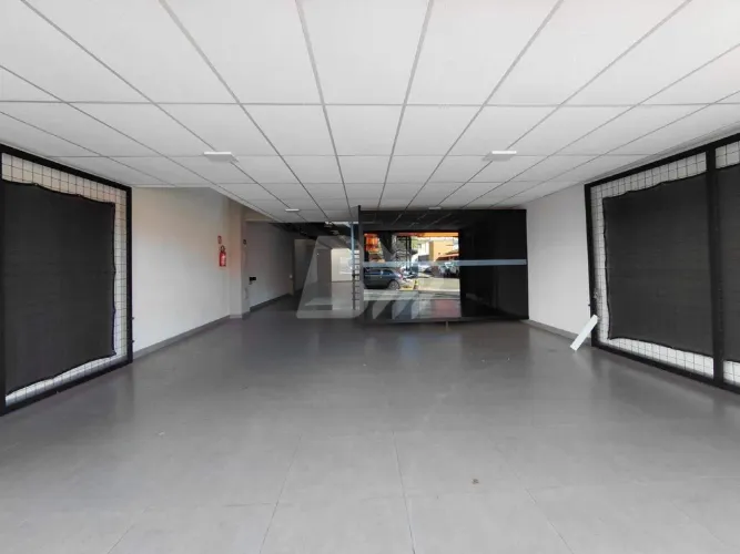 Salão comercial para alugar no bairro Cidade Jardim em Piracicaba