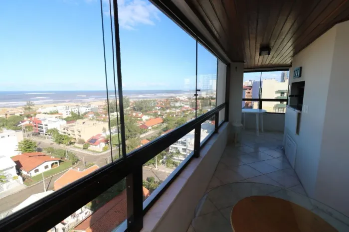 Apartamento 03 dormitórios com vista mar