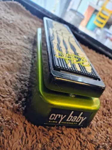 CryBaby kirk Hammett METALLICA! LEIA ANÚNCIO!