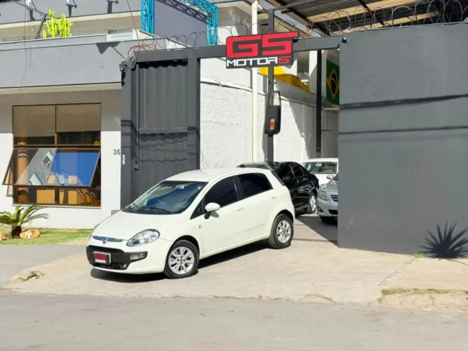 Fiat Punto Attractive Italia 1.4 F.flex 8V 5P 2013